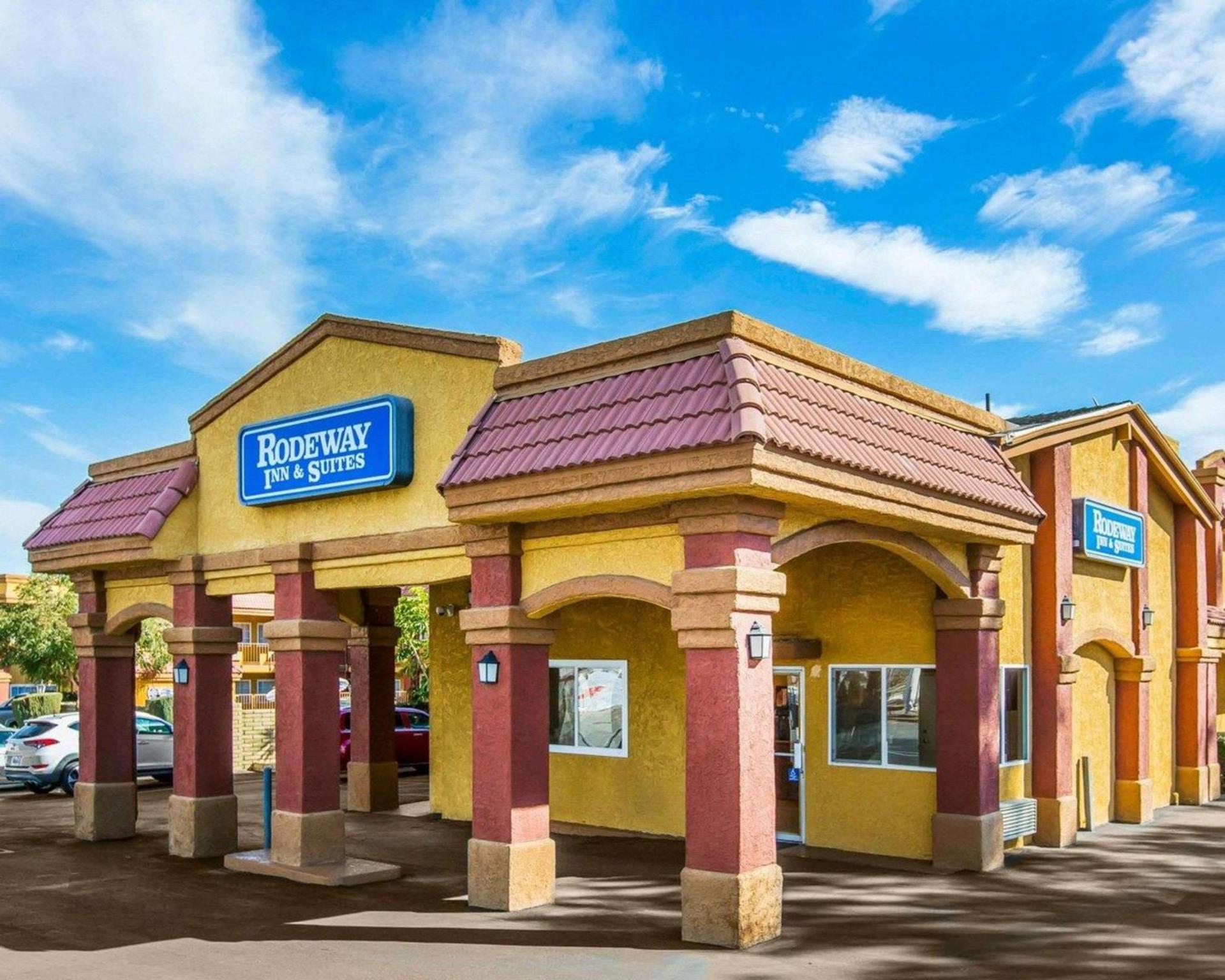 Rodeway Inn & Suites Corona — hotel in Corona