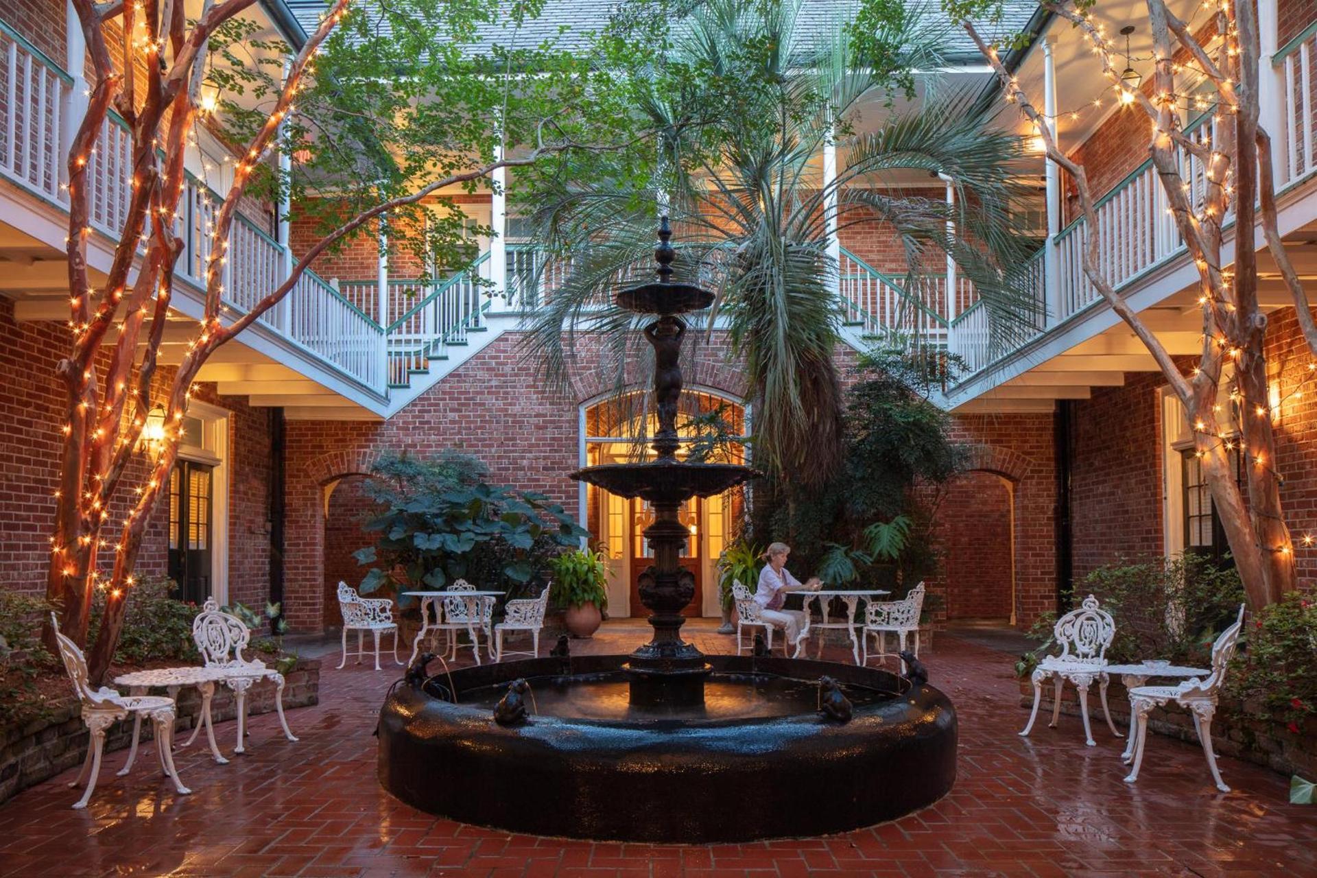 A historic New Orleans hotel near the Garden District and the shops of Magazine Street