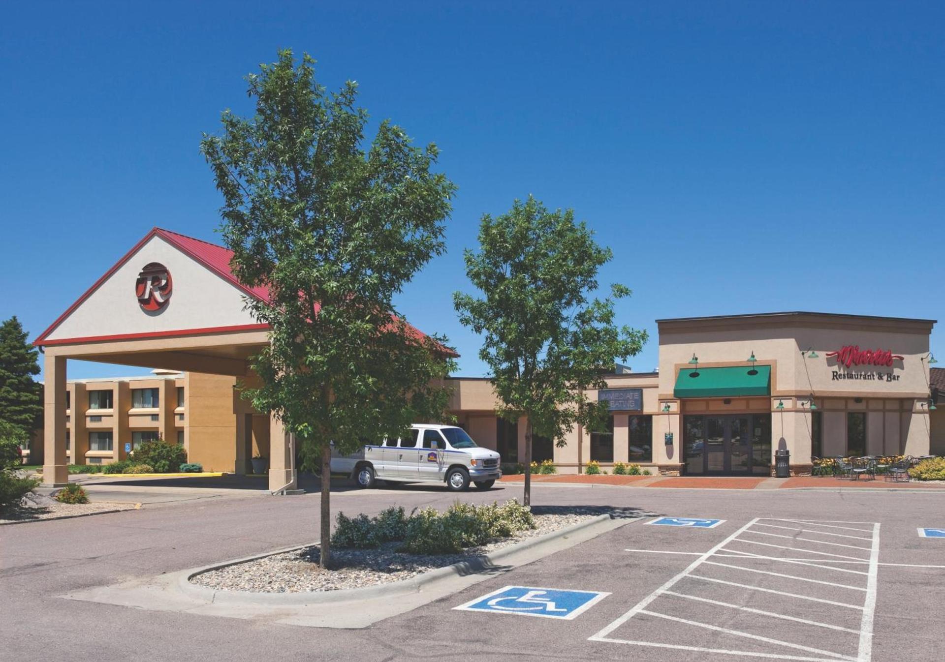 AmericInn by Wyndham Watertown — hotel in Watertown