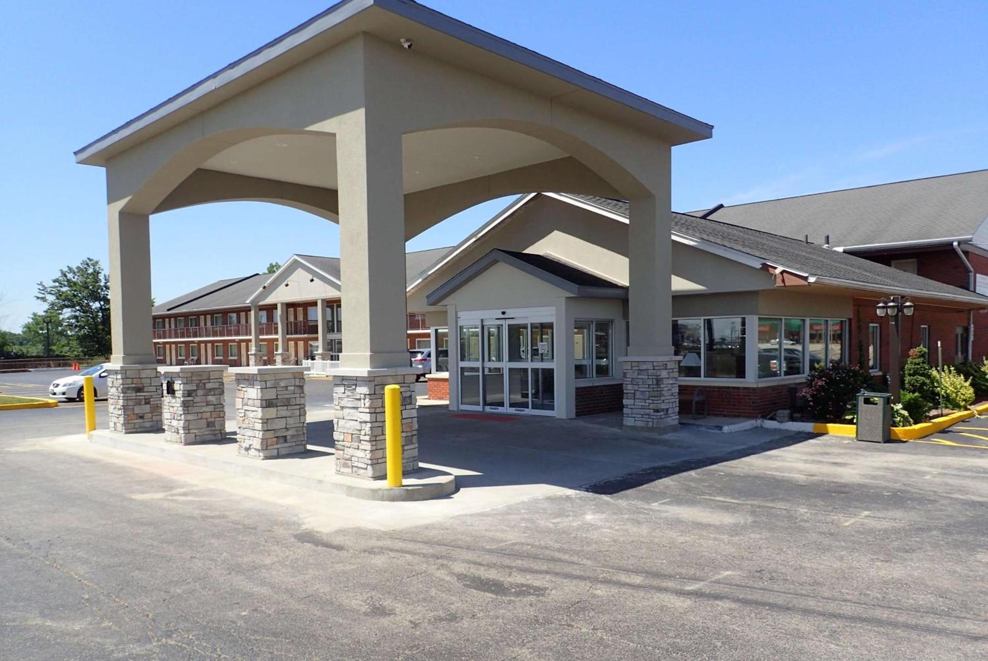 Baymont by Wyndham Effingham — hotel in Effingham