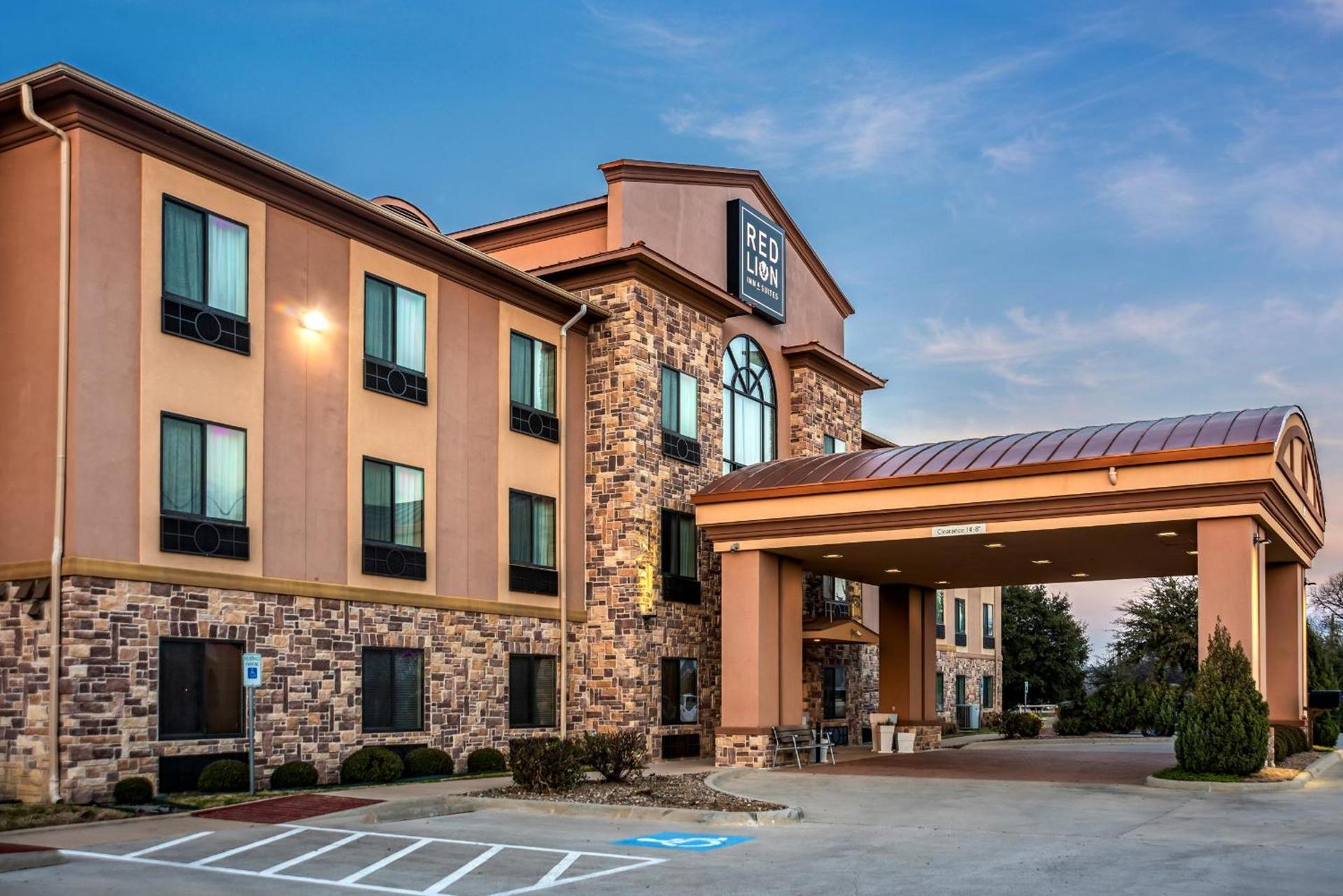 Red Lion Inn & Suites Mineral Wells — hotel in Mineral Wells