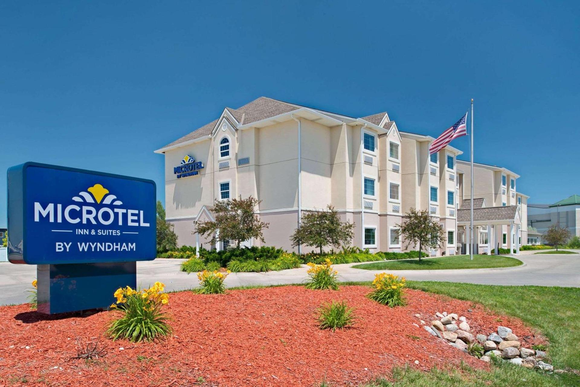 Microtel Inn & Suites by Wyndham Bluffs — hotel in Council Bluffs