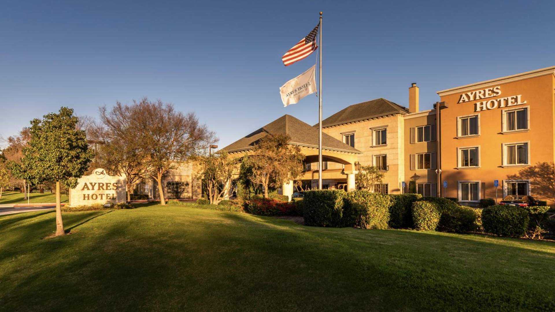Ayres Hotel Seal Beach - Cypress