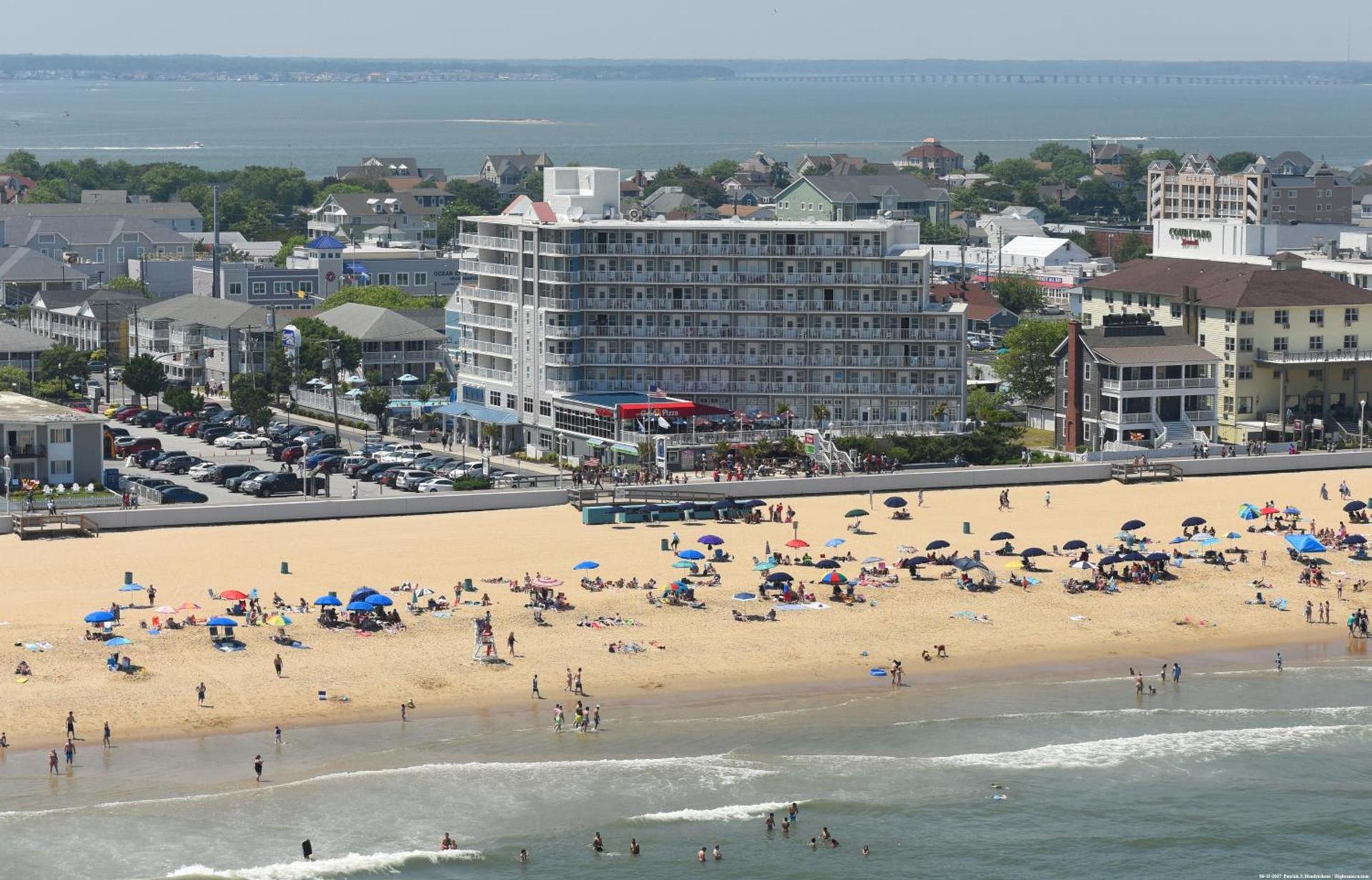 Commander Hotel & Suites — hotel in Ocean City