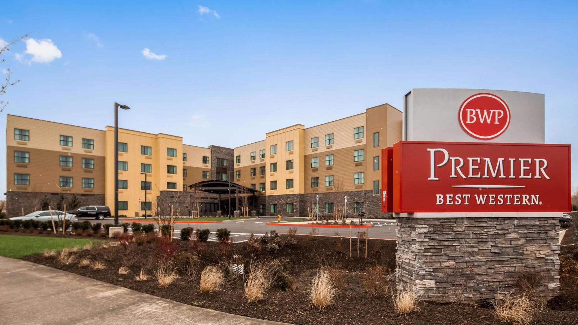 Best Western Premier Hotel at Fisher's Landing — hotel in Vancouver