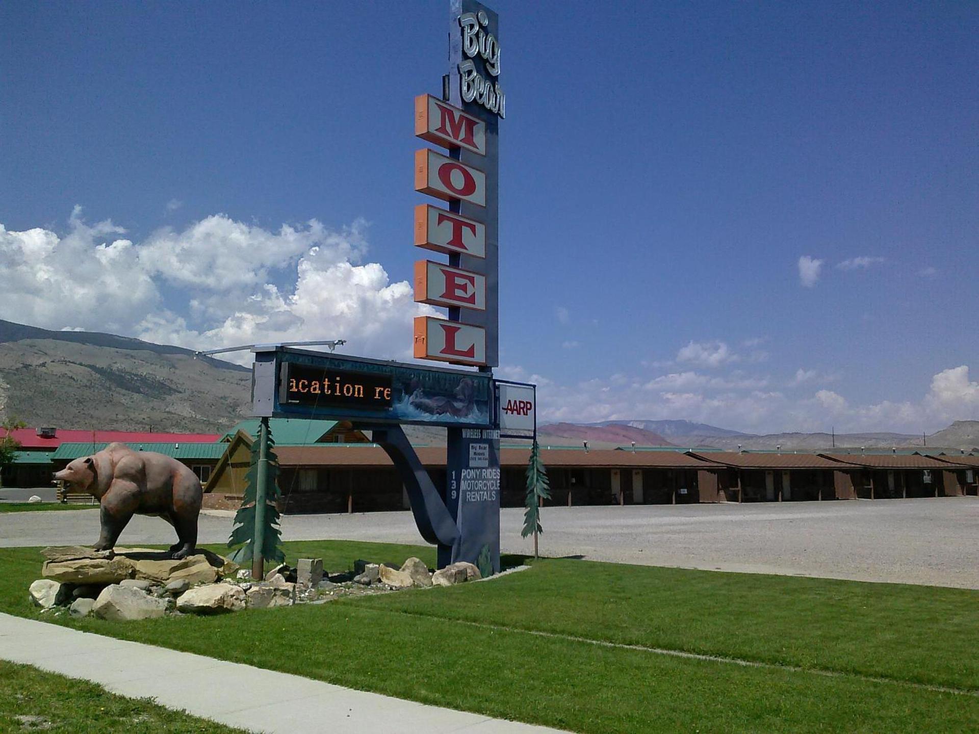Big Bear Motel — hotel in Cody