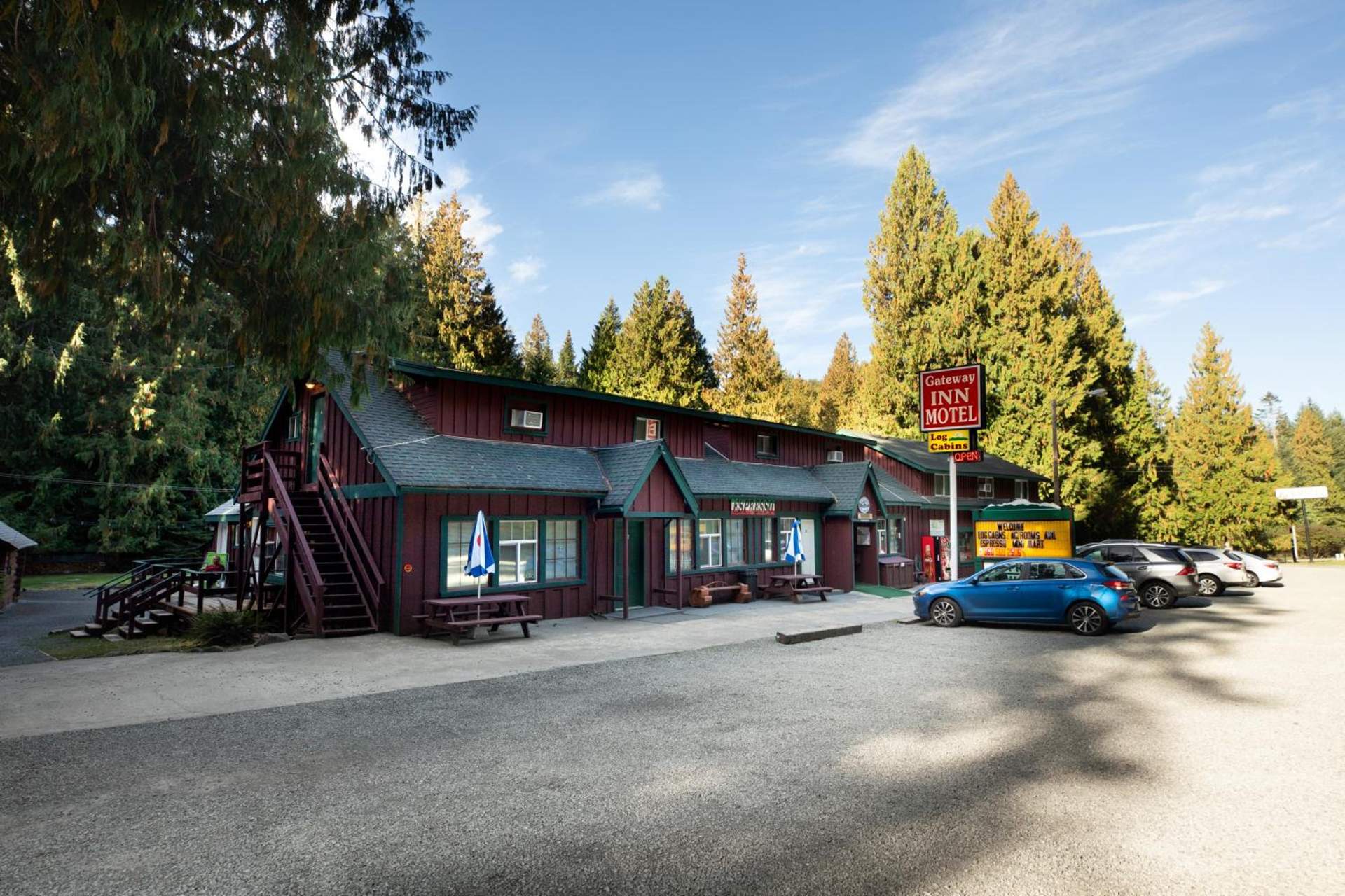 Gateway Inn & Cabins