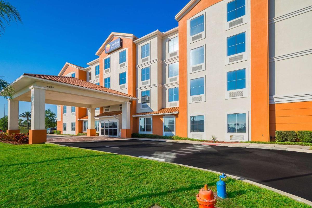 Comfort Inn & Suites Maingate South — hotel in Davenport