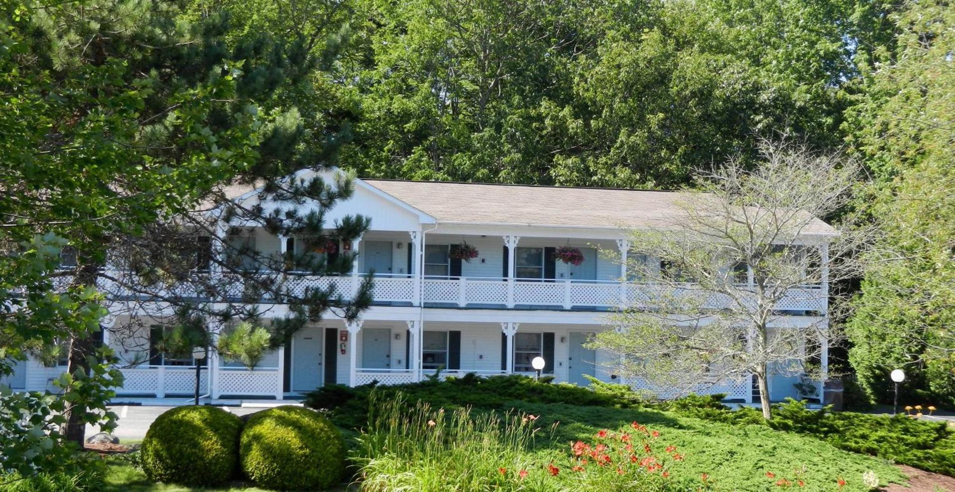 Cedar Crest Inn — hotel in Camden