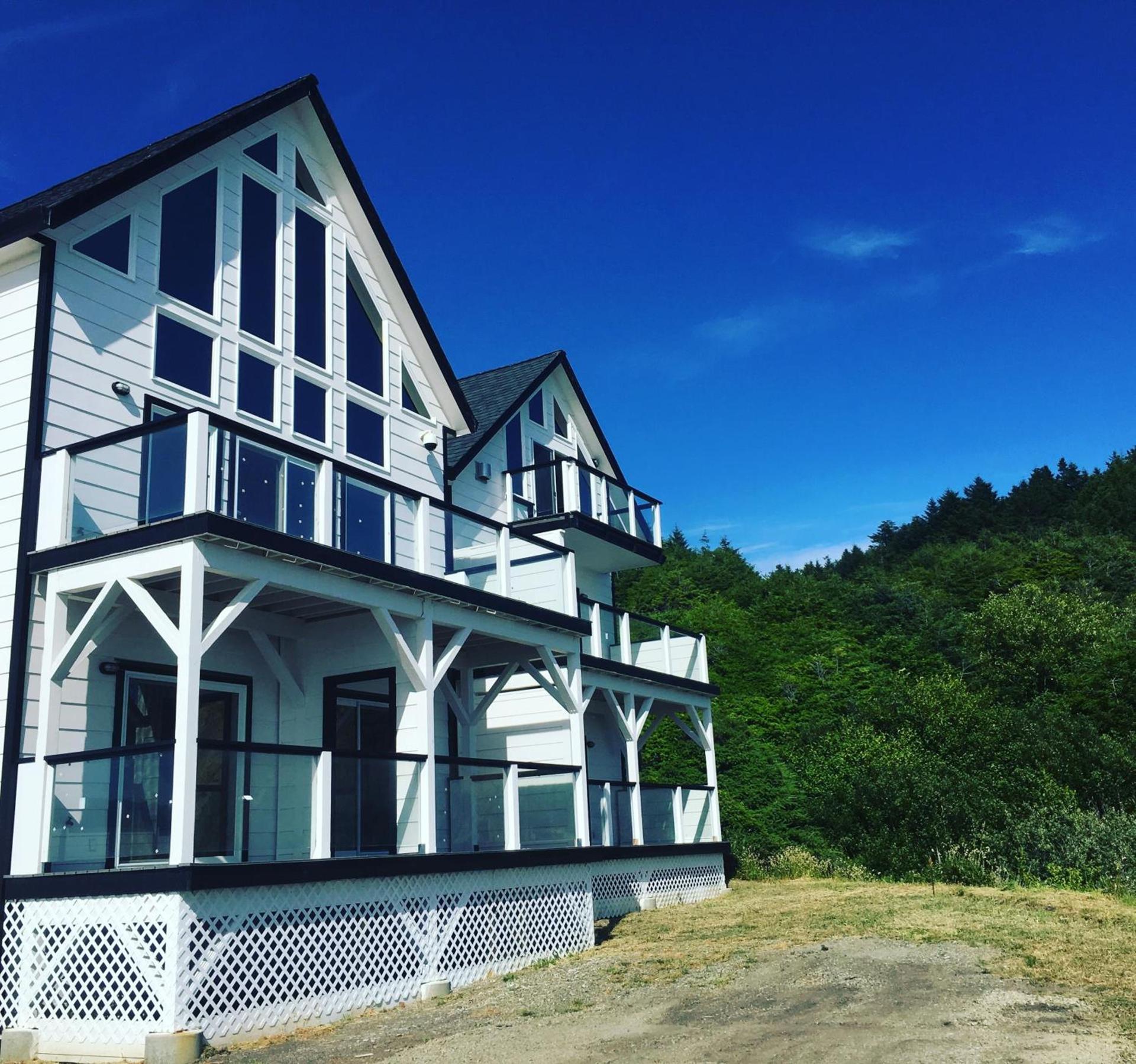 The Castle Inn of the Lost Coast — hotel in Shelter Cove