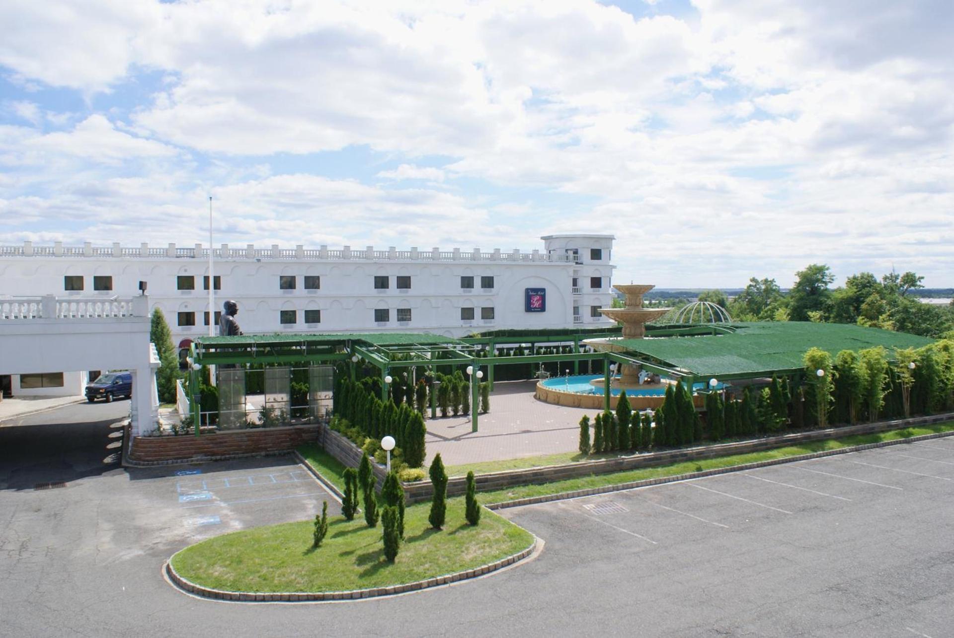 Raritan Hotel — hotel in Edison