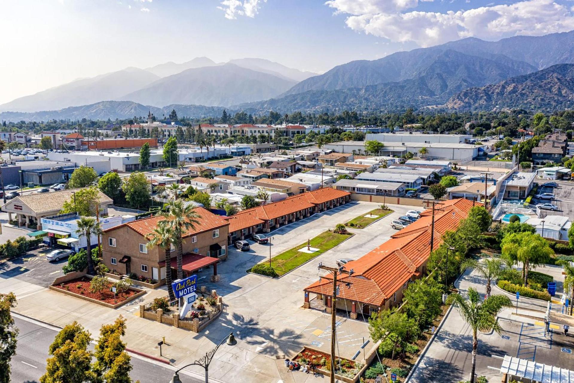 Oak Park Motel — hotel in Monrovia
