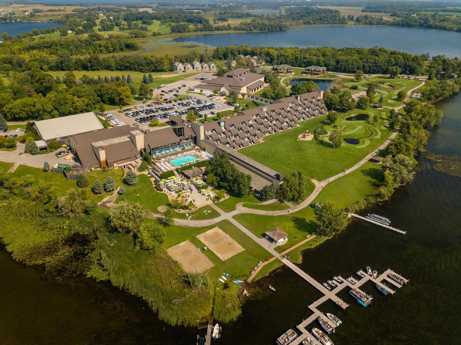 Arrowwood Resort Hotel and Conference Center, Alexandria — hotel in Alexandria