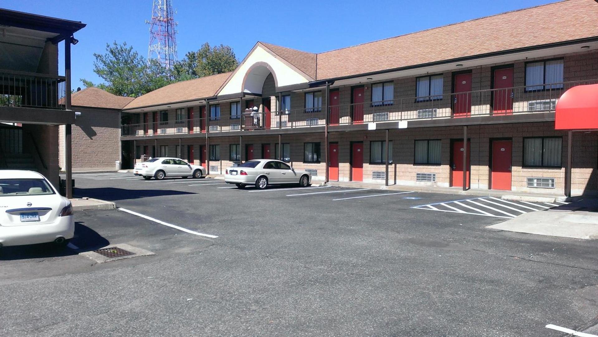 Red Carpet Inn Norwalk — hotel in Norwalk