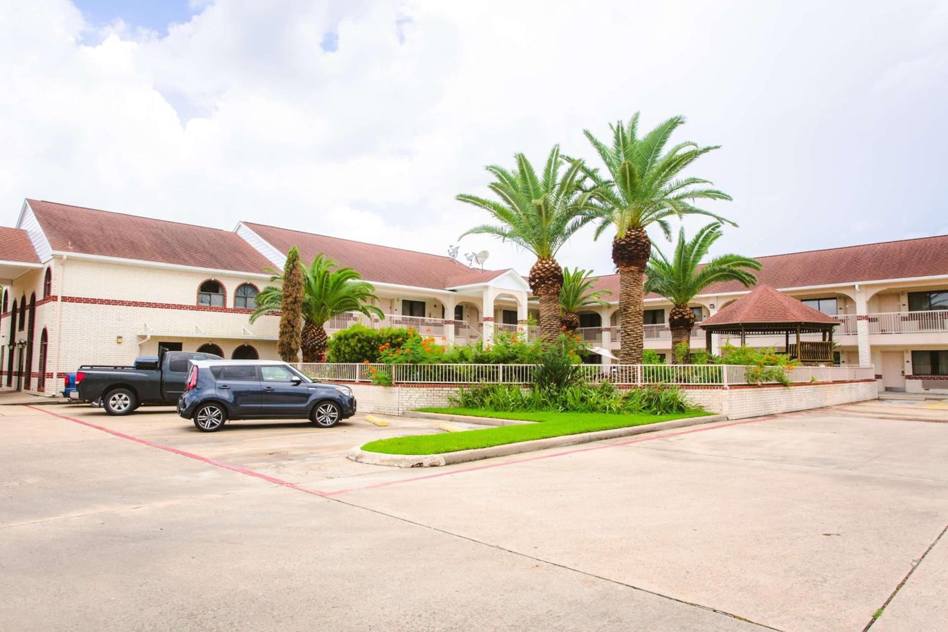 Best Western Pearland Inn — hotel in Pearland