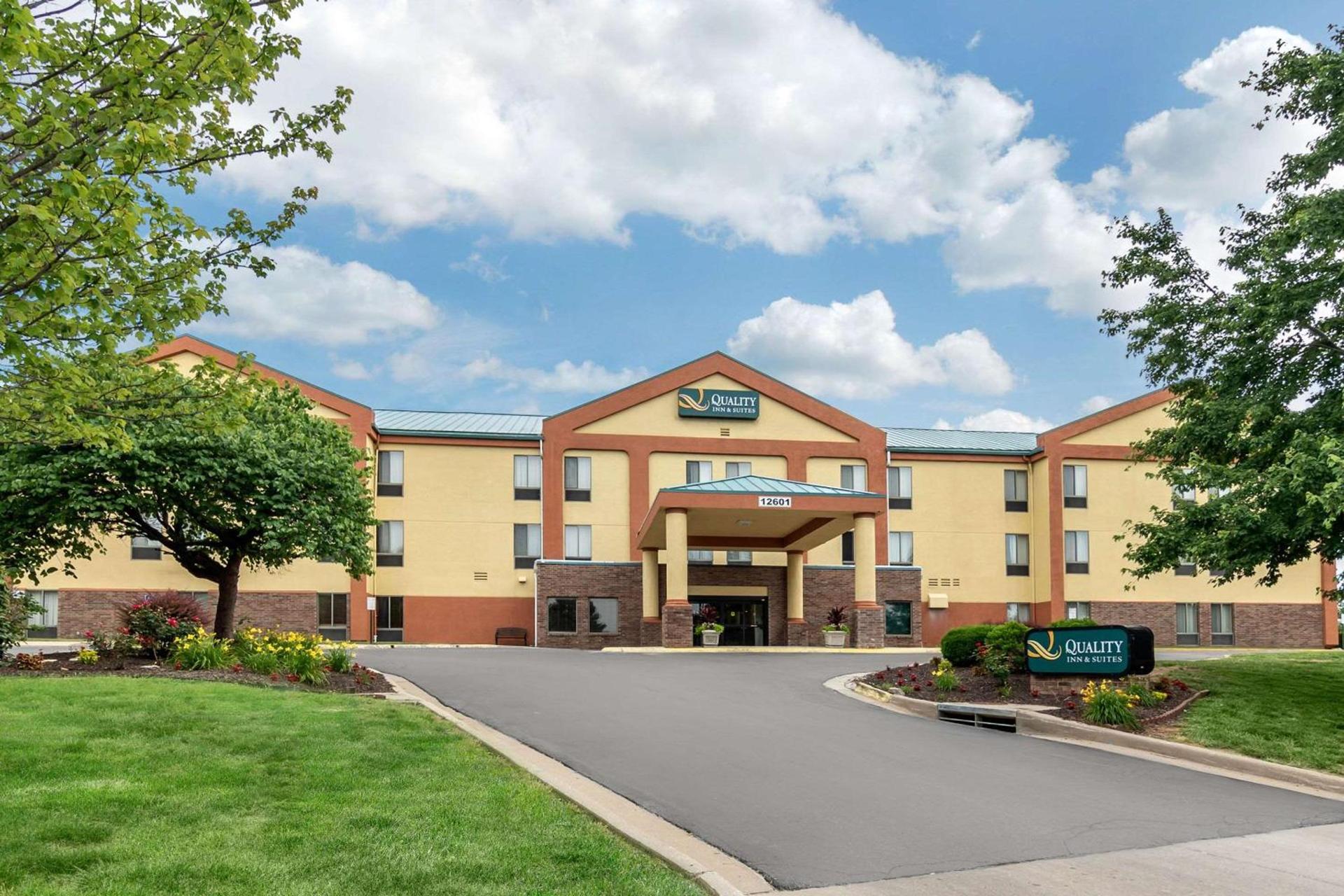 Quality Inn & Suites Lenexa Kansas City — hotel in Lenexa