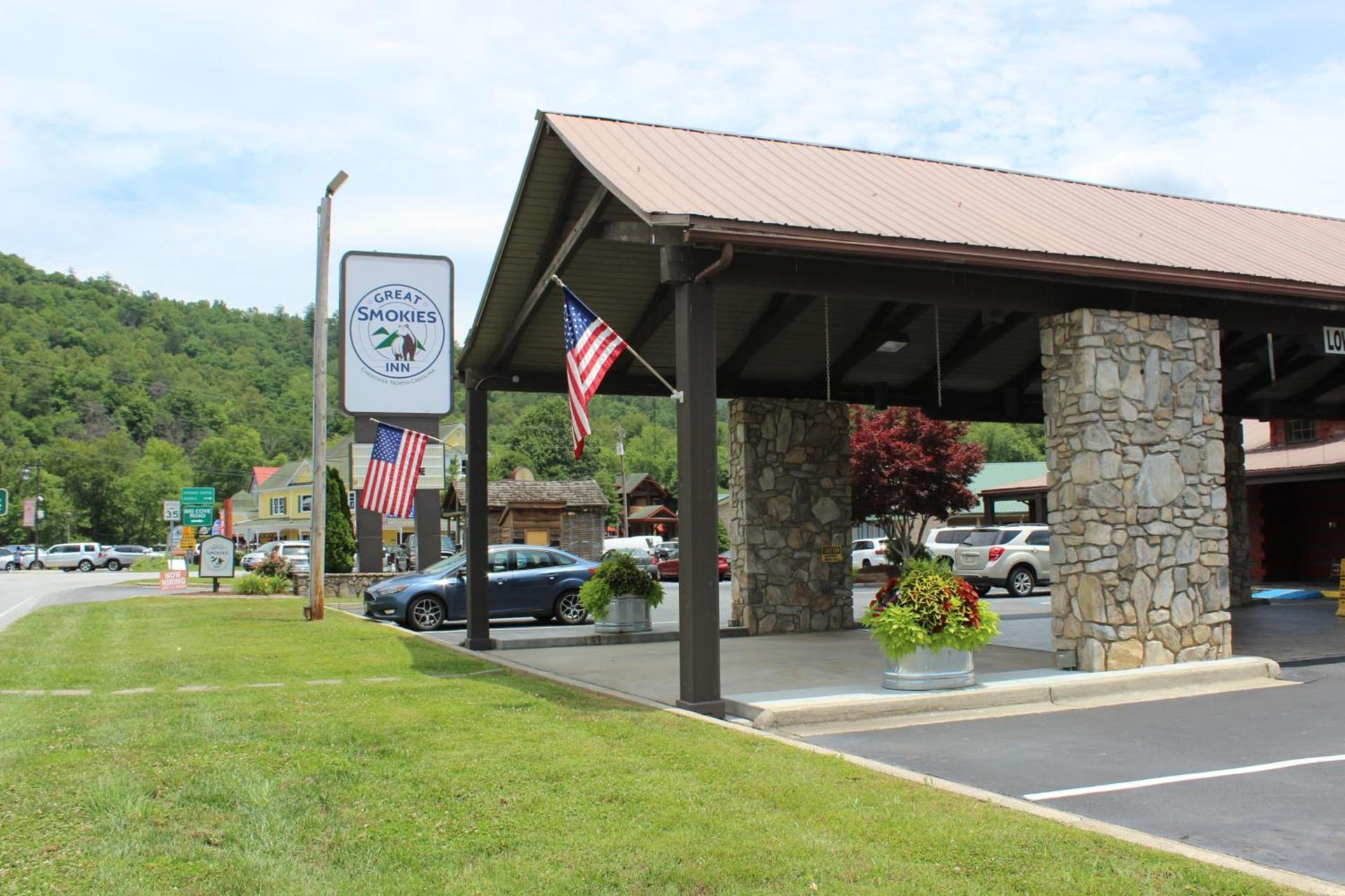 Great Smokies Inn - Cherokee — hotel in Cherokee