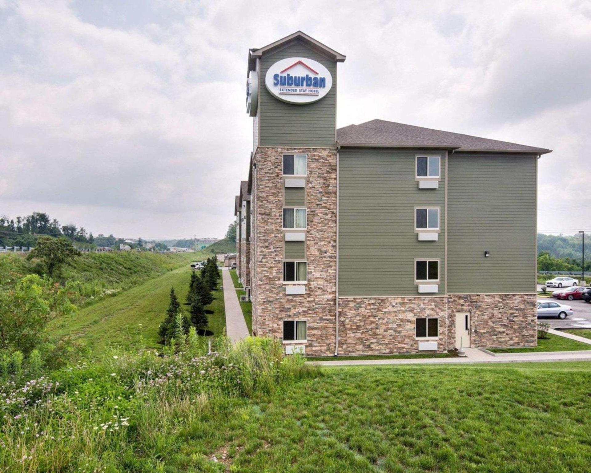 Suburban Studios Triadelphia - Wheeling at The Highlands — hotel in Triadelphia
