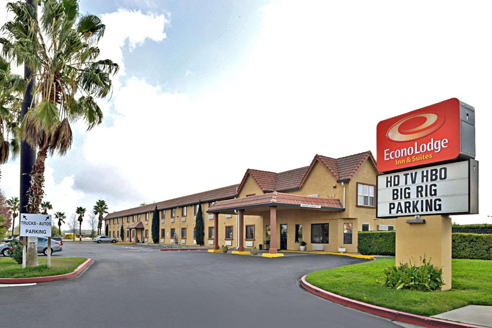 Econo Lodge Inn & Suites Corning Travel Center — hotel in Corning