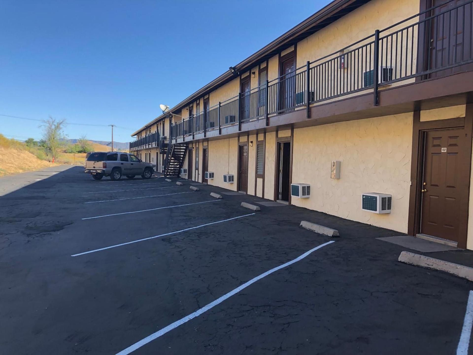 Golden Hills Motel — hotel in Tehachapi