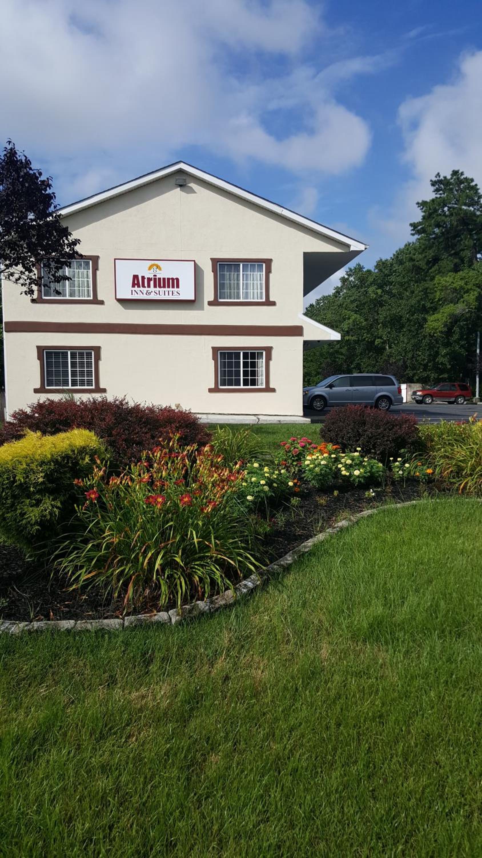 Atrium Inn & Suites — hotel in Galloway