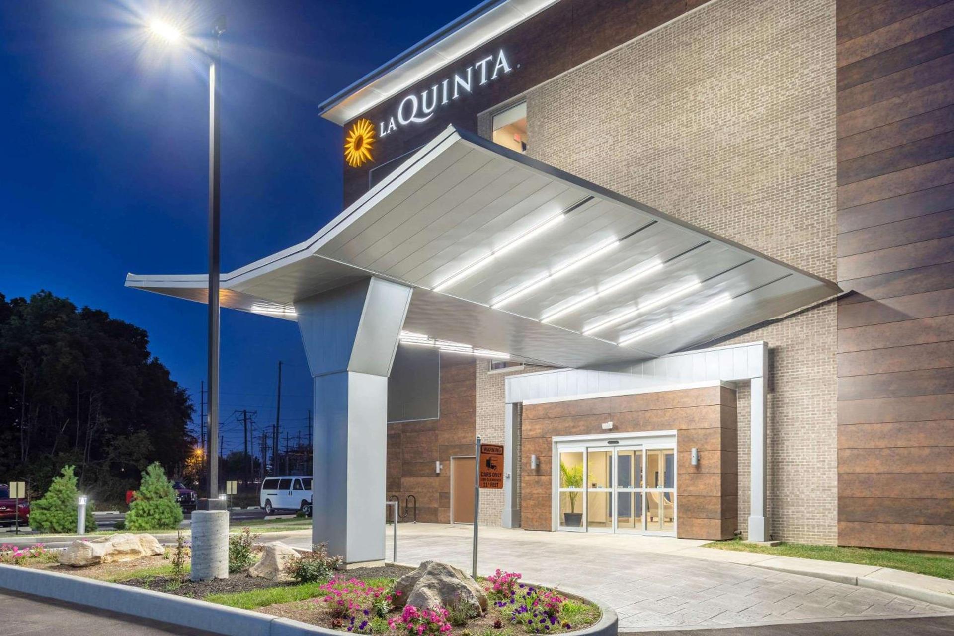 La Quinta Inn and Suites by Wyndham Bloomington — hotel in Bloomington