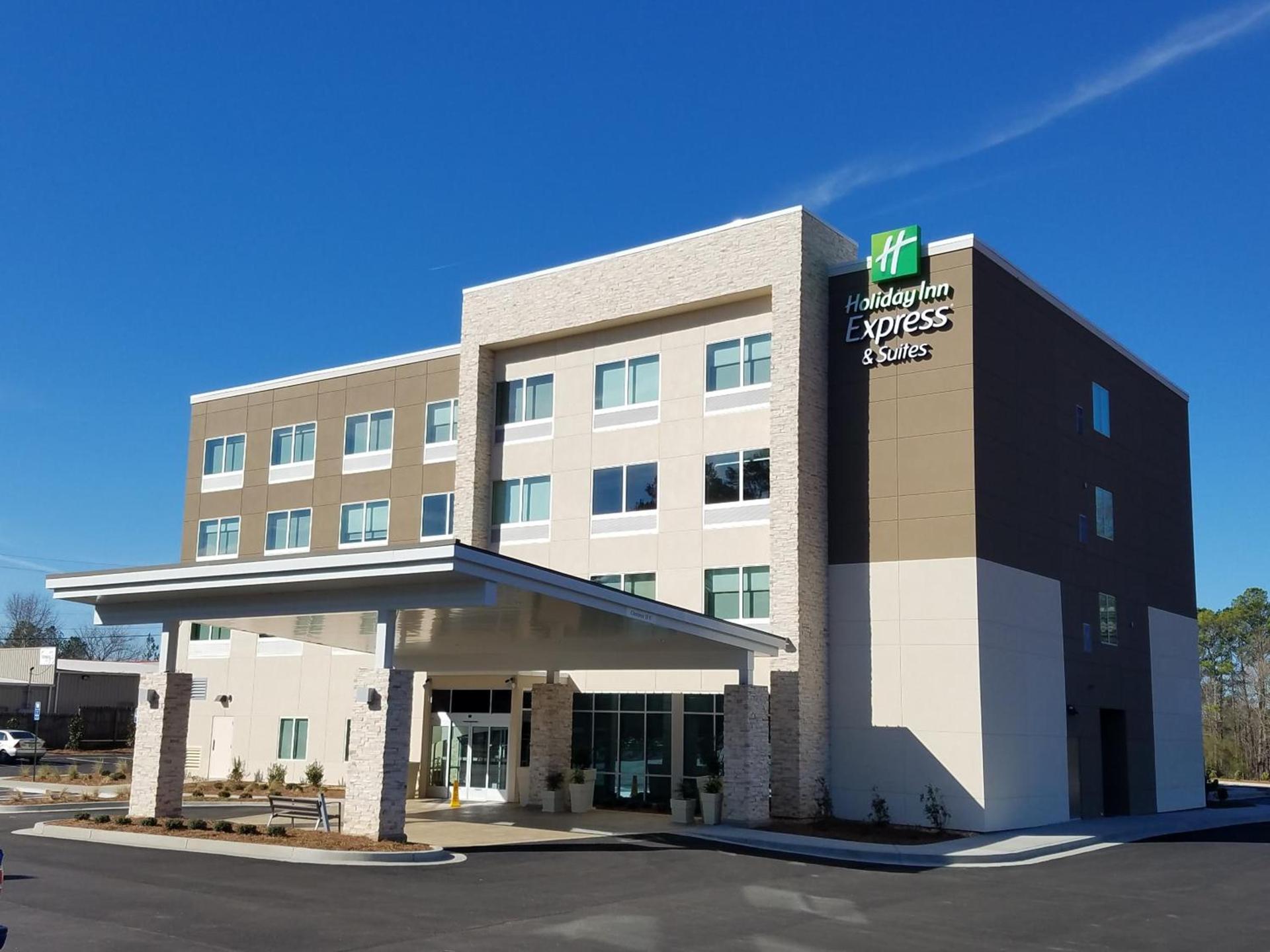 Holiday Inn Express & Suites - Carrollton West by IHG — hotel in Carrollton