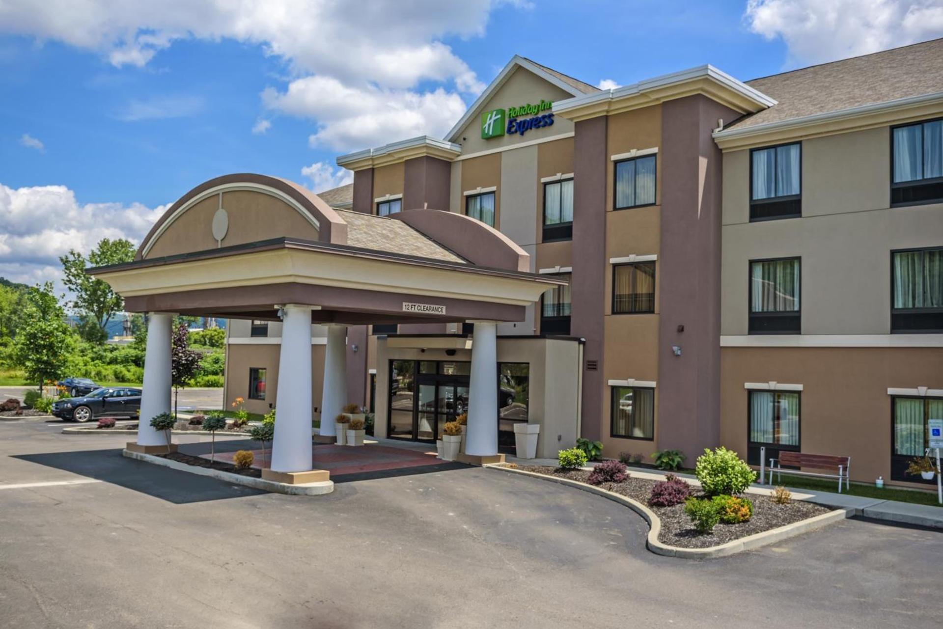 Holiday Inn Express and Suites - Bradford by IHG — hotel in Bradford