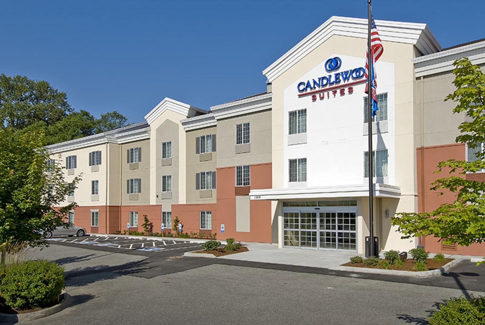 Candlewood Suites Burlington by IHG — hotel in Burlington