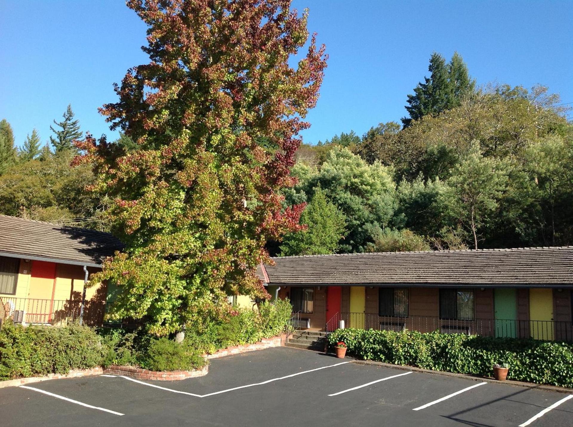 Humboldt Redwoods Inn — hotel in Garberville