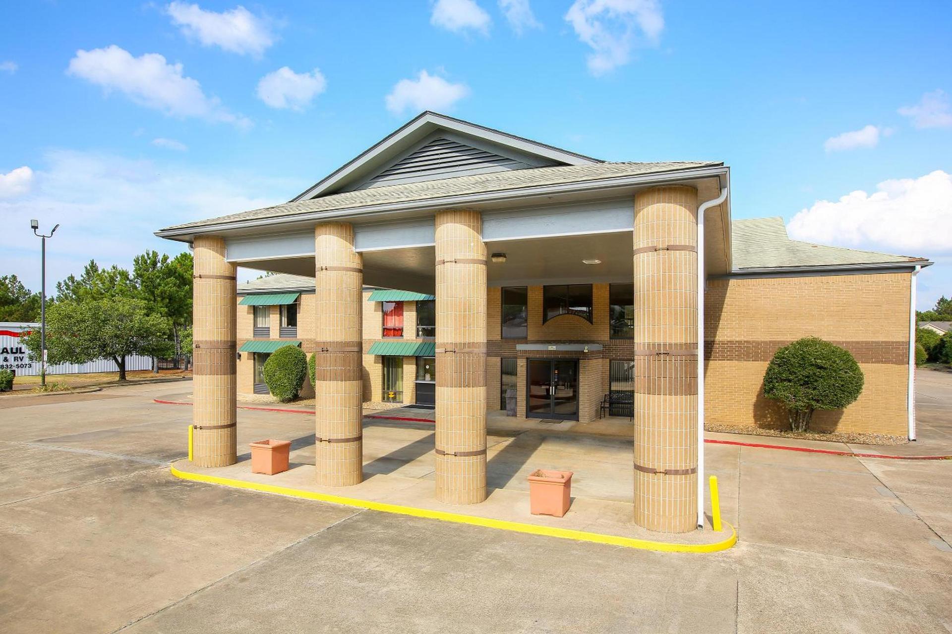 OYO Hotel Texarkana Trinity AR Hwy I-30 — hotel in Texarkana