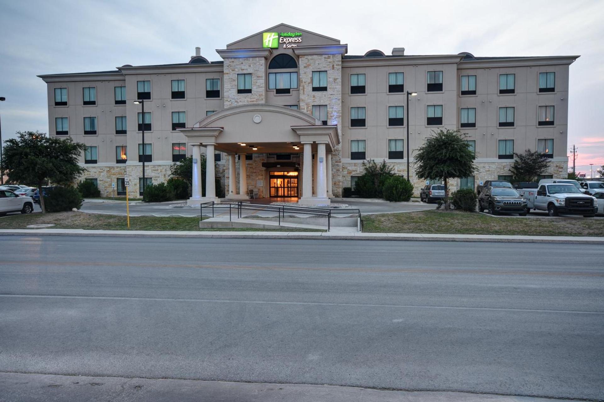 Holiday Inn Express & Suites Del Rio by IHG — hotel in Del Rio