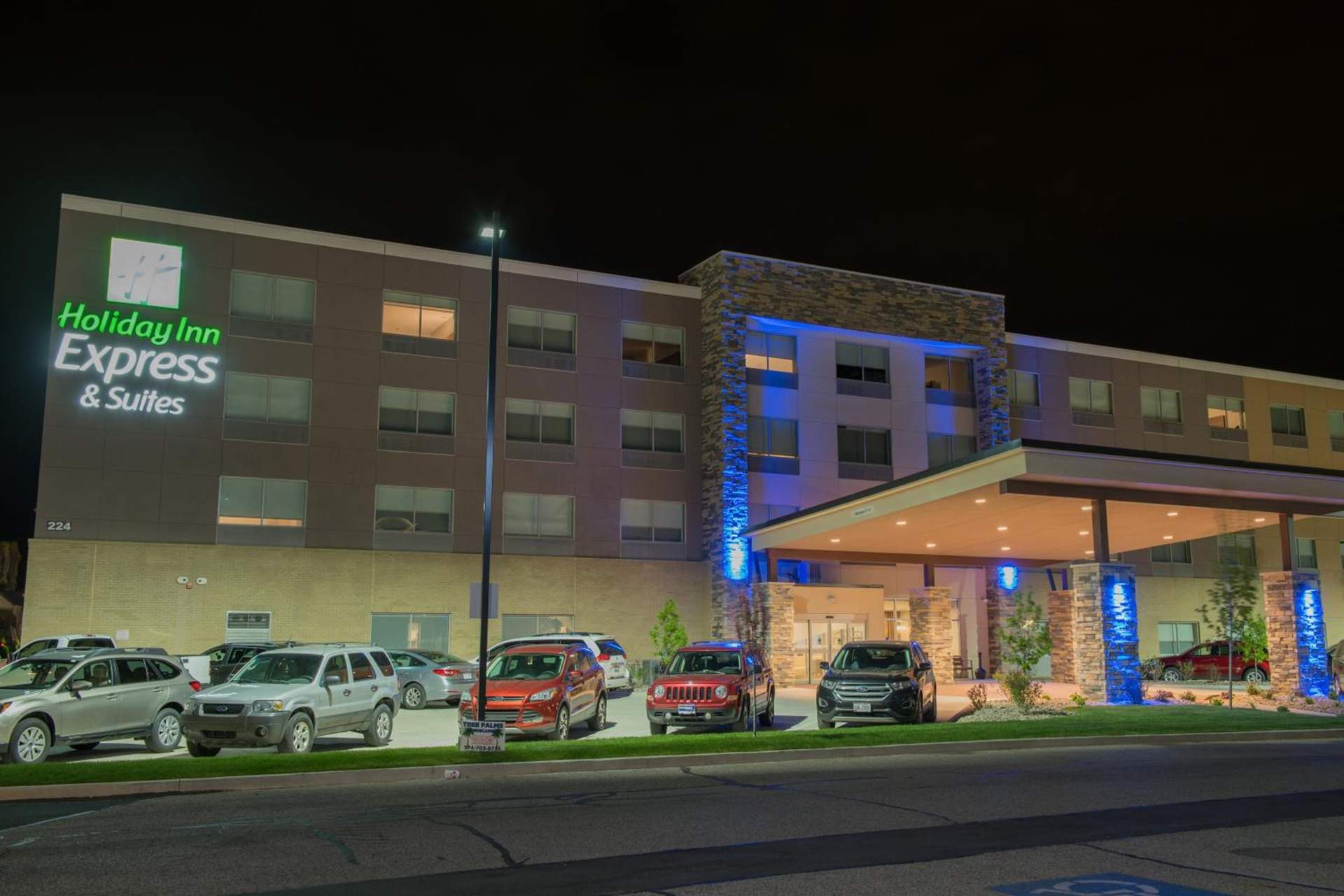 Holiday Inn Express & Suites - Warsaw - E Center by IHG