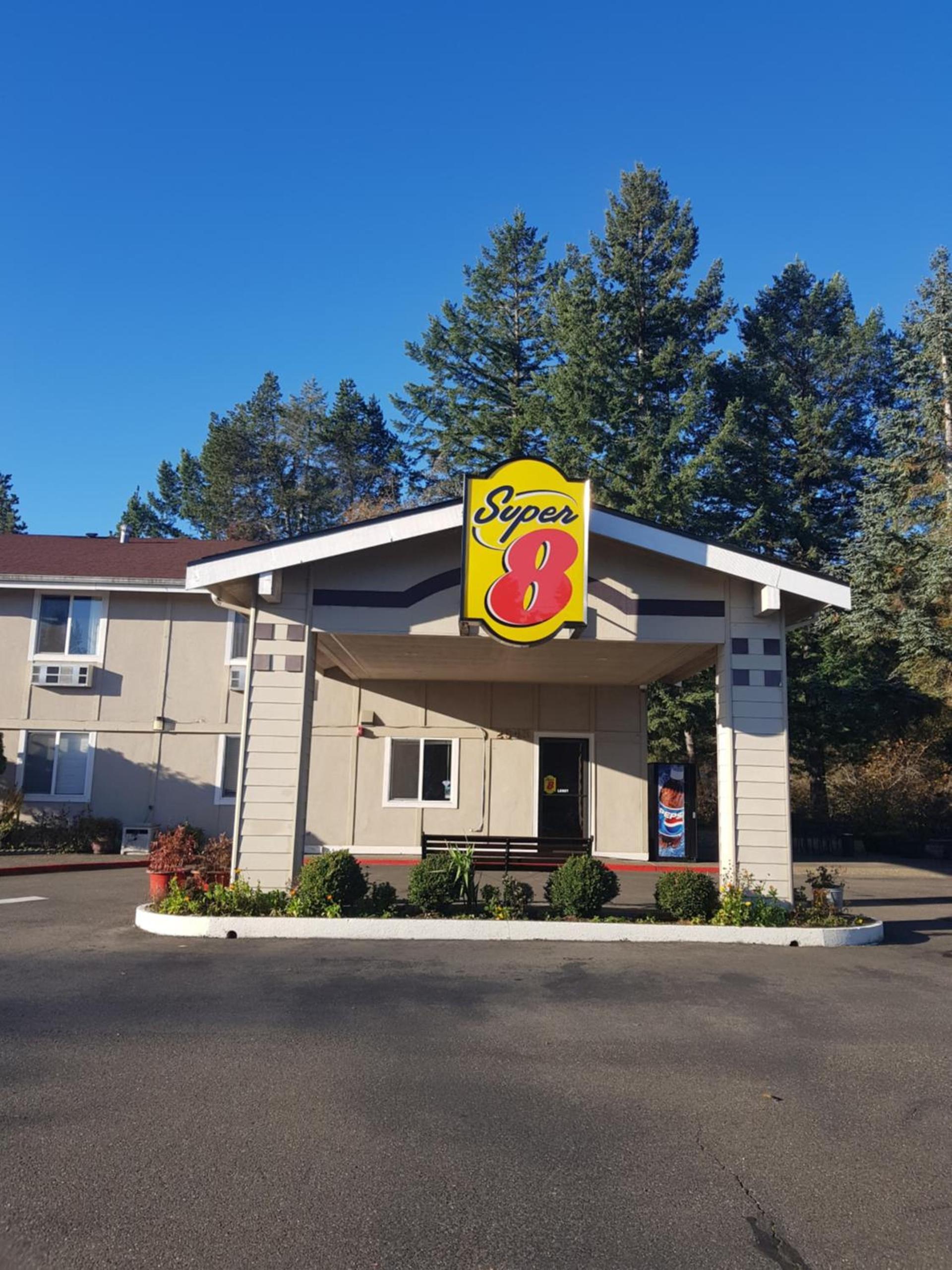 Super 8 by Wyndham Shelton — hotel in Shelton