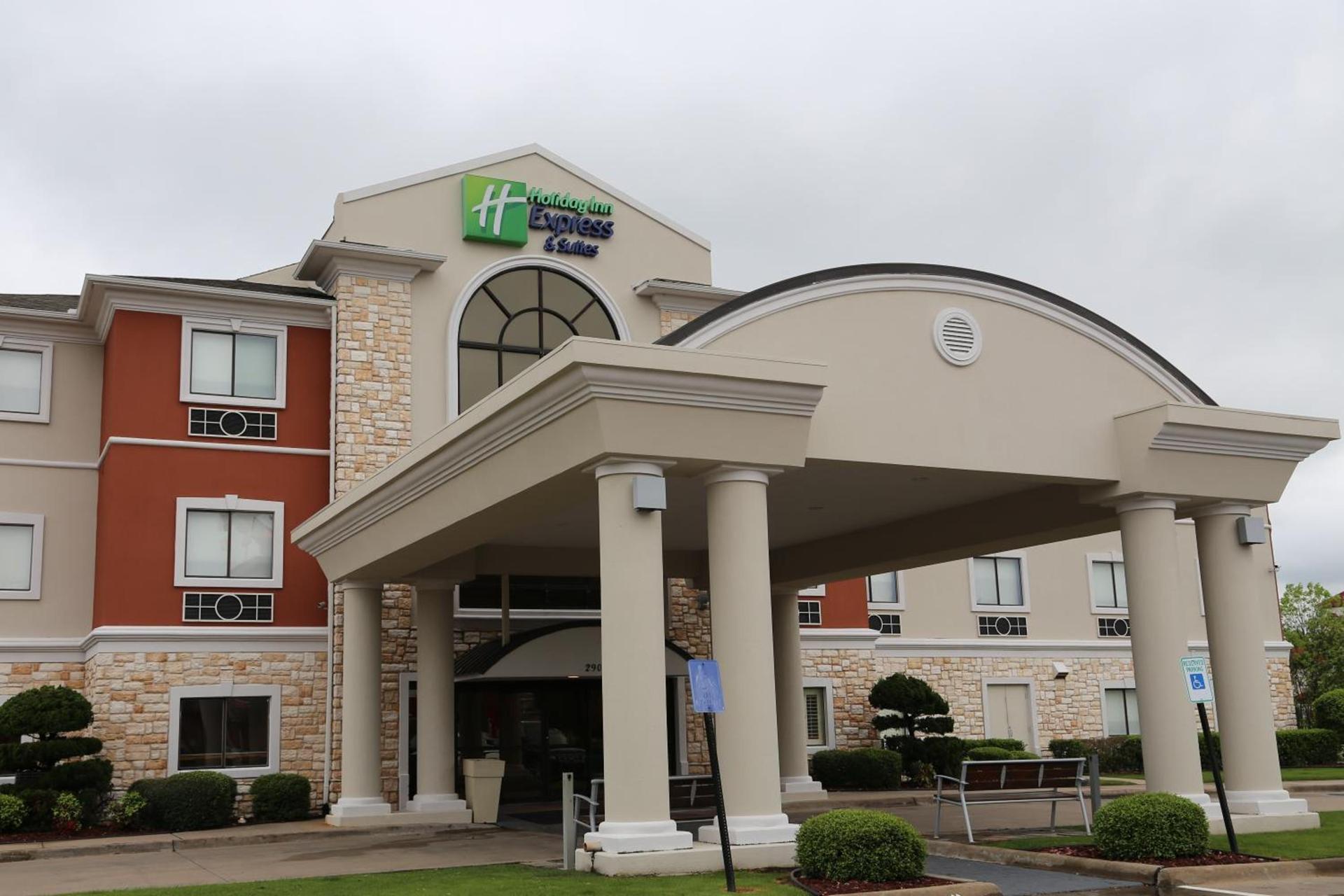 Holiday Inn Express Hotel & Suites Greenville by IHG — hotel in Greenville