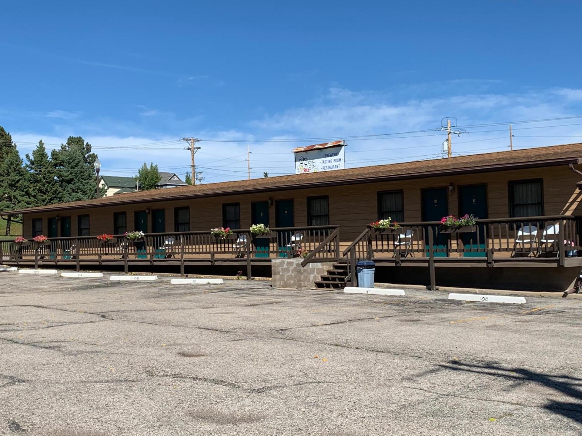Chief Motel — hotel in Custer