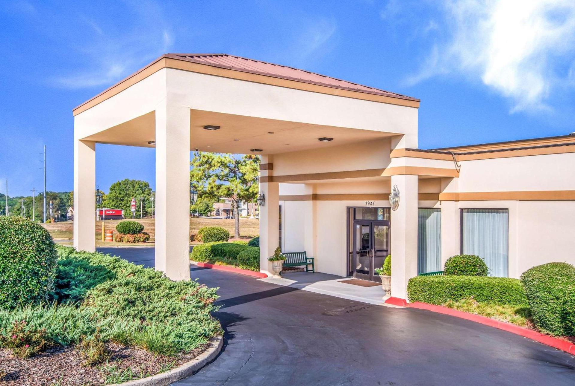 Quality Inn Suwanee I-85 — hotel in Suwanee