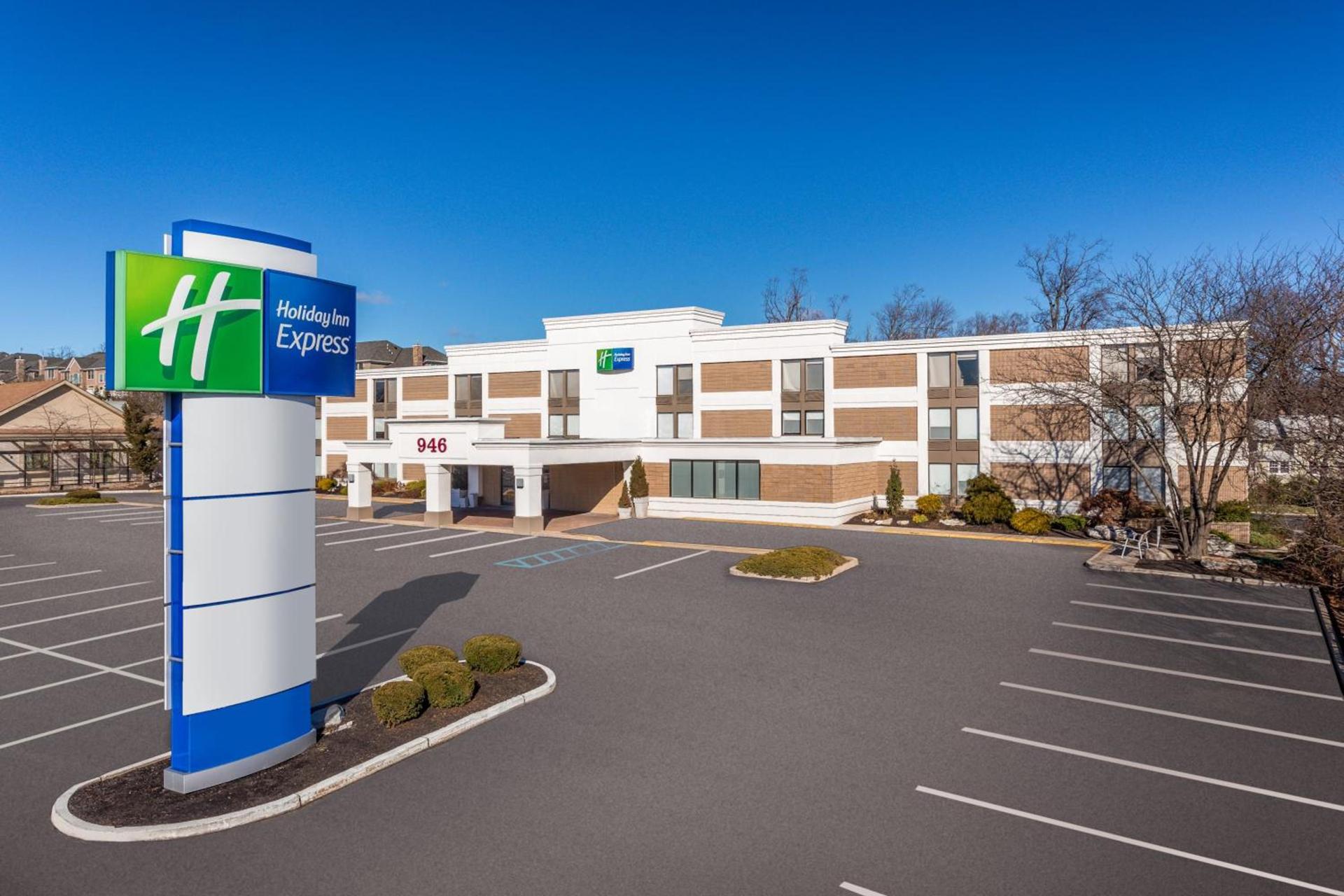 Holiday Inn Express Ramsey Mahwah by IHG — hotel in Ramsey