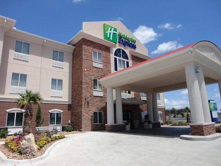 Holiday Inn Express Kenedy by IHG