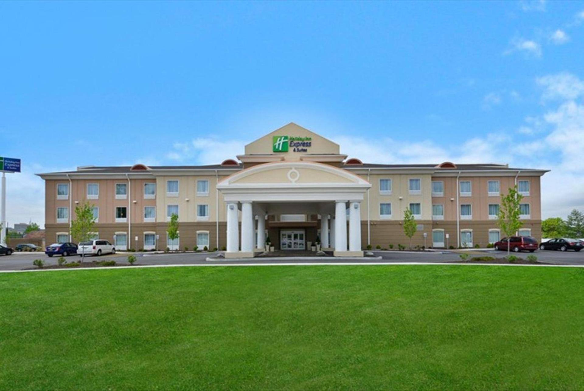 Holiday Inn Express & Suites Utica by IHG — hotel in Utica