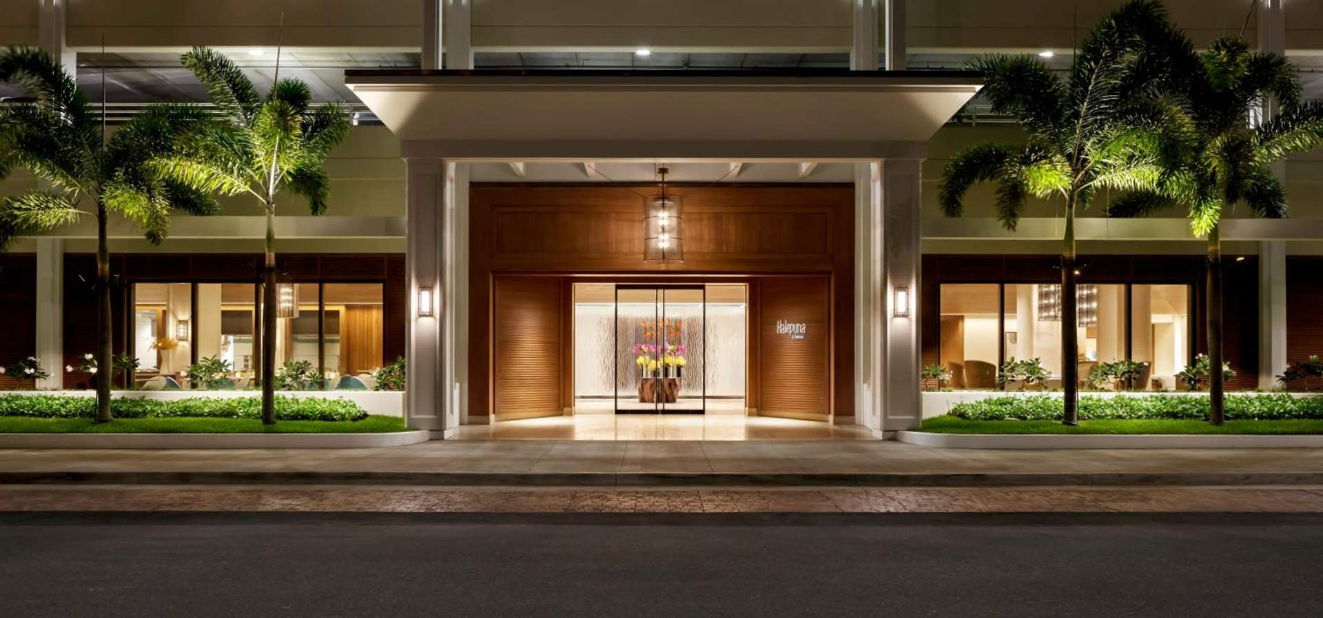 Halepuna Waikiki by Halekulani - NO RESORT FEE
