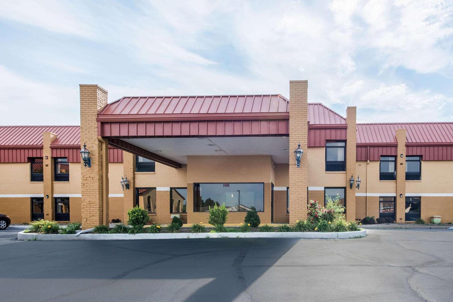 Quality Inn & Suites University Area — hotel in Muncie