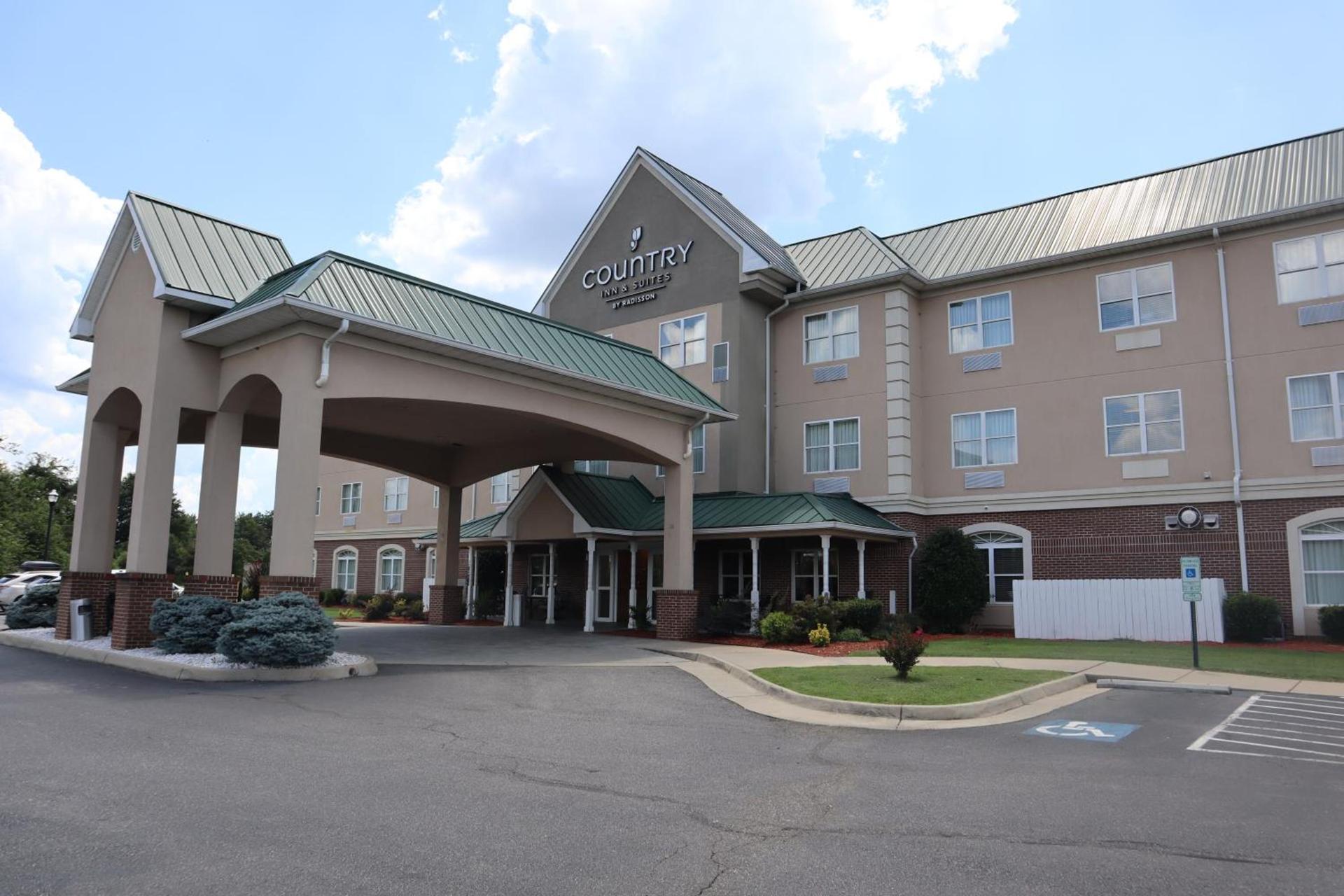 Country Inn & Suites by Radisson, Emporia, VA — hotel in Emporia