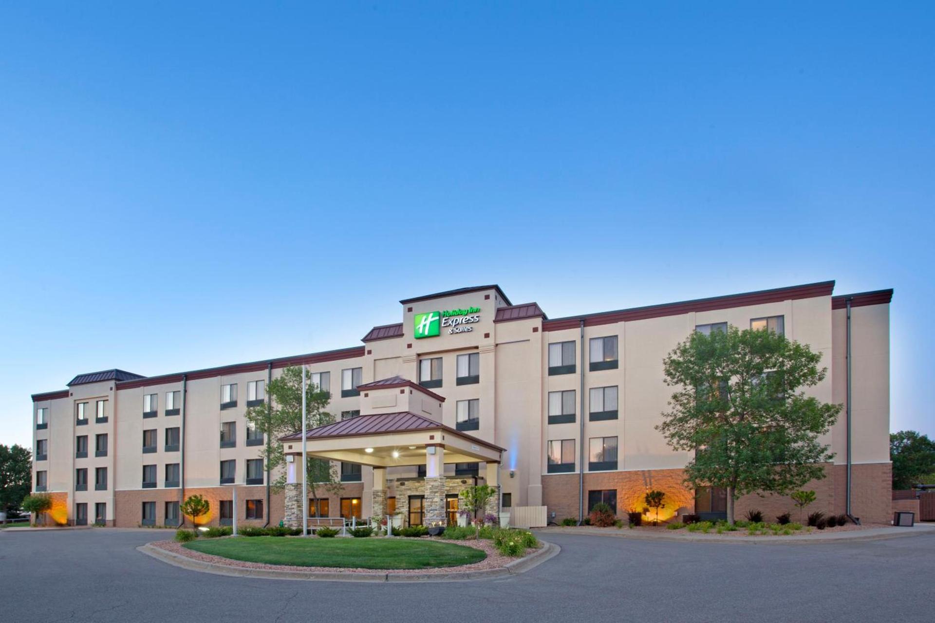 Holiday Inn Express Hotel & Suites Minneapolis - Minnetonka by IHG — hotel in Minnetonka