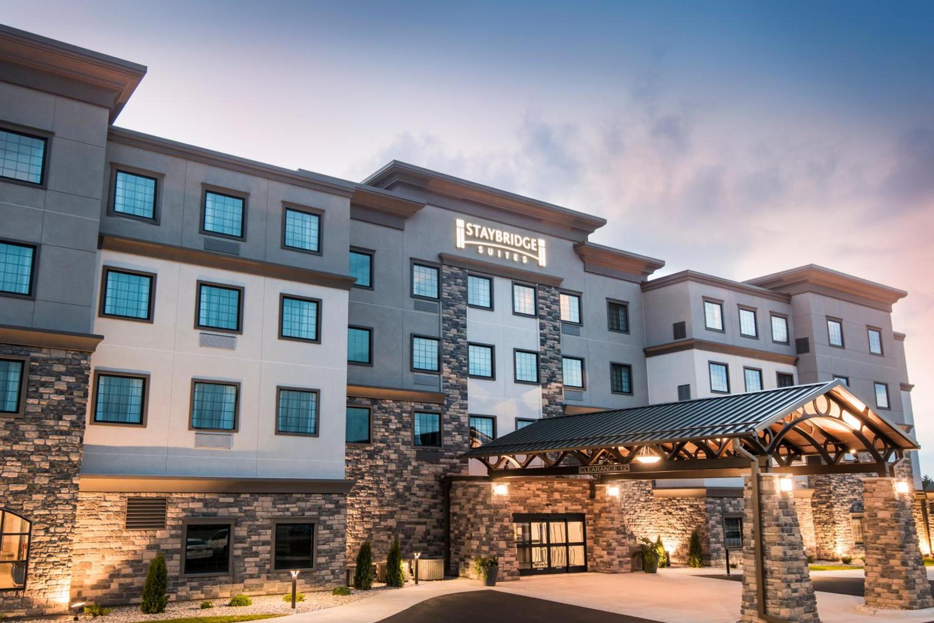 Staybridge Suites - Wisconsin Dells - Lake Delton by IHG — hotel in Wisconsin Dells