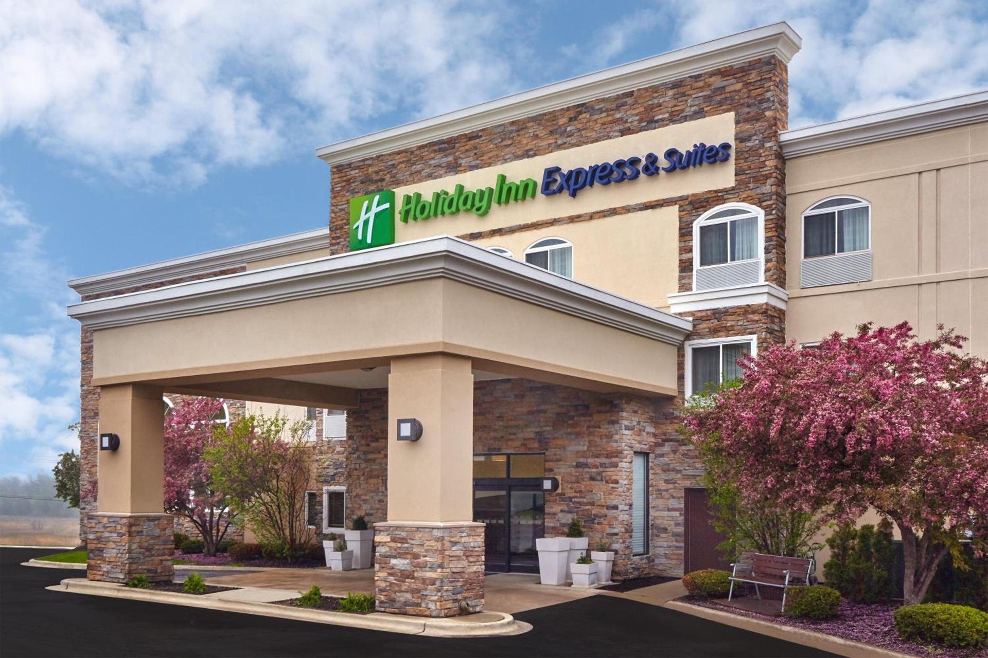 Holiday Inn Express & Suites Chicago-Libertyville by IHG — hotel in Libertyville