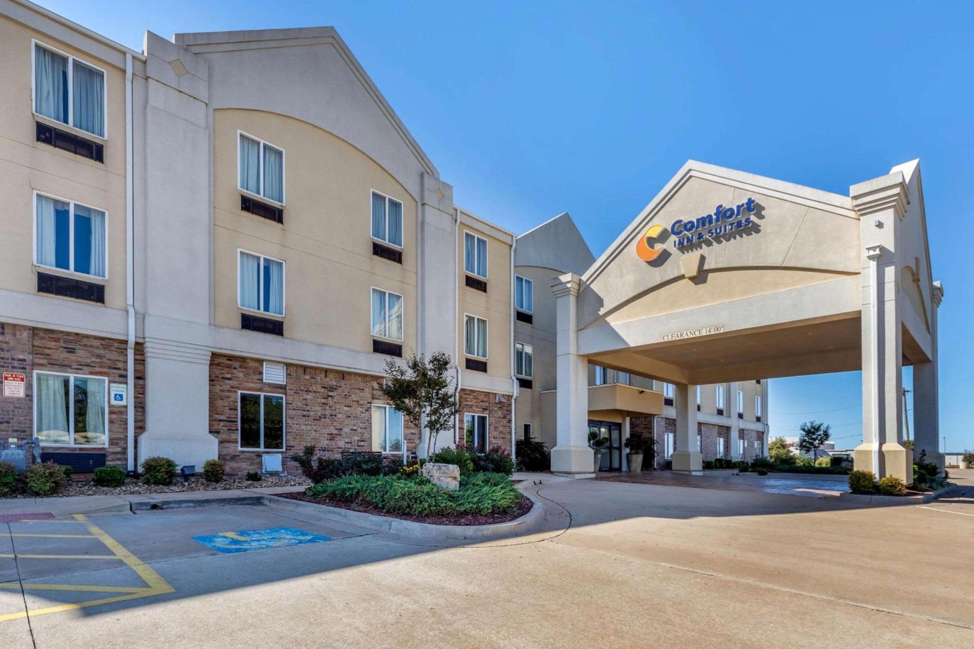Comfort Inn & Suites Perry I-35 — hotel in Perry