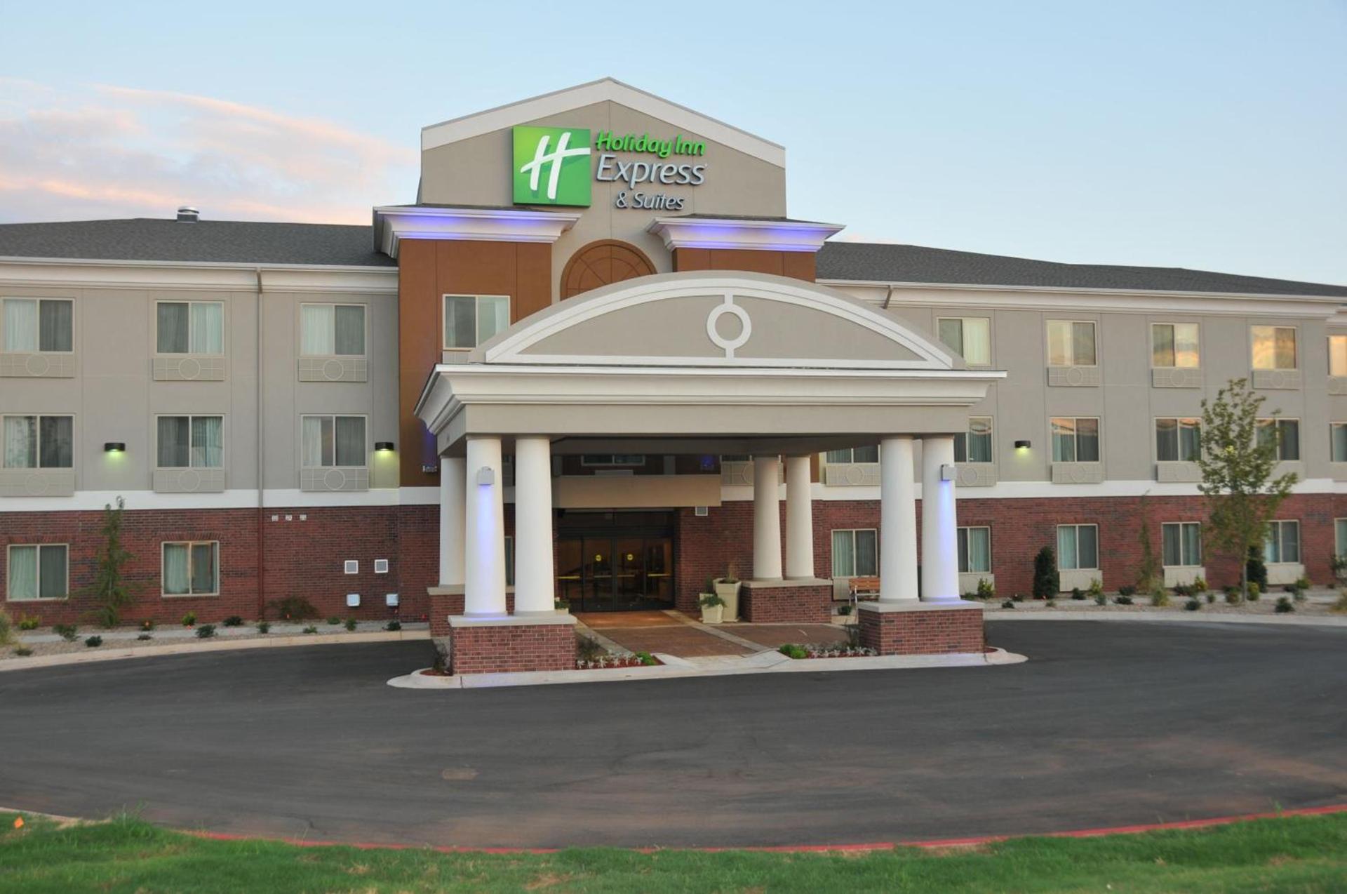 Holiday Inn Express & Suites Clinton by IHG — hotel in Clinton