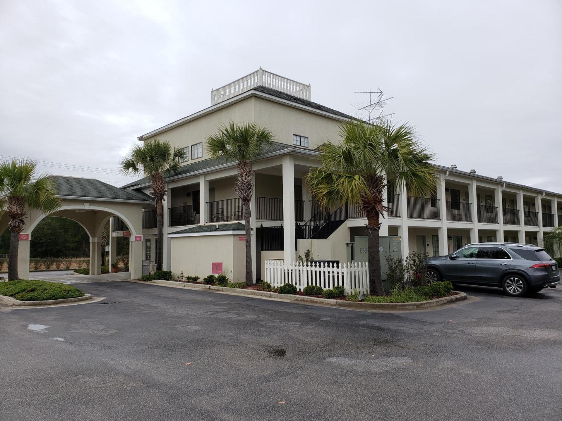 Peach Tree Inn — hotel in Saint George