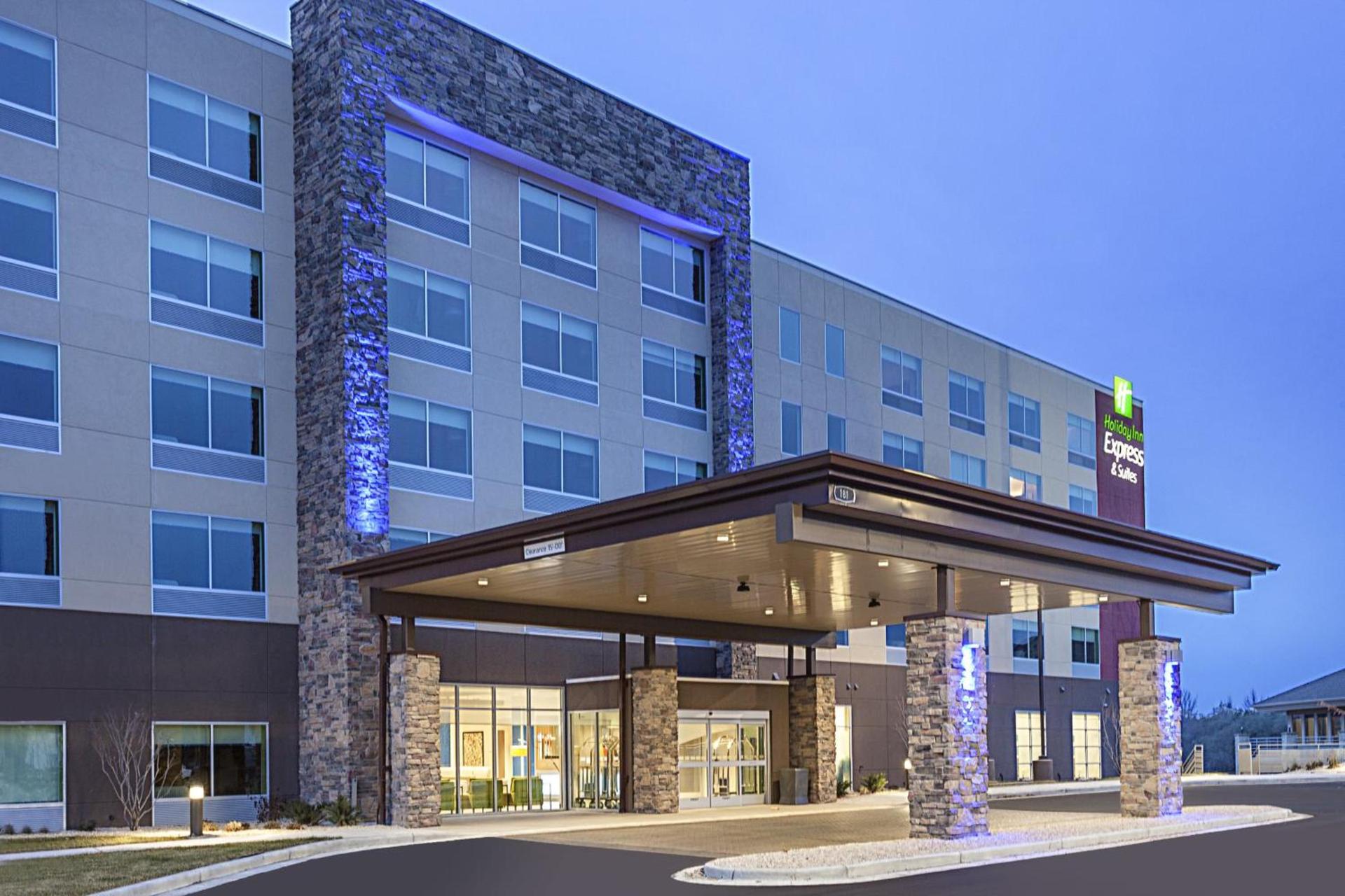 Holiday Inn Express & Suites - Hudson I-94 by IHG — hotel in Hudson